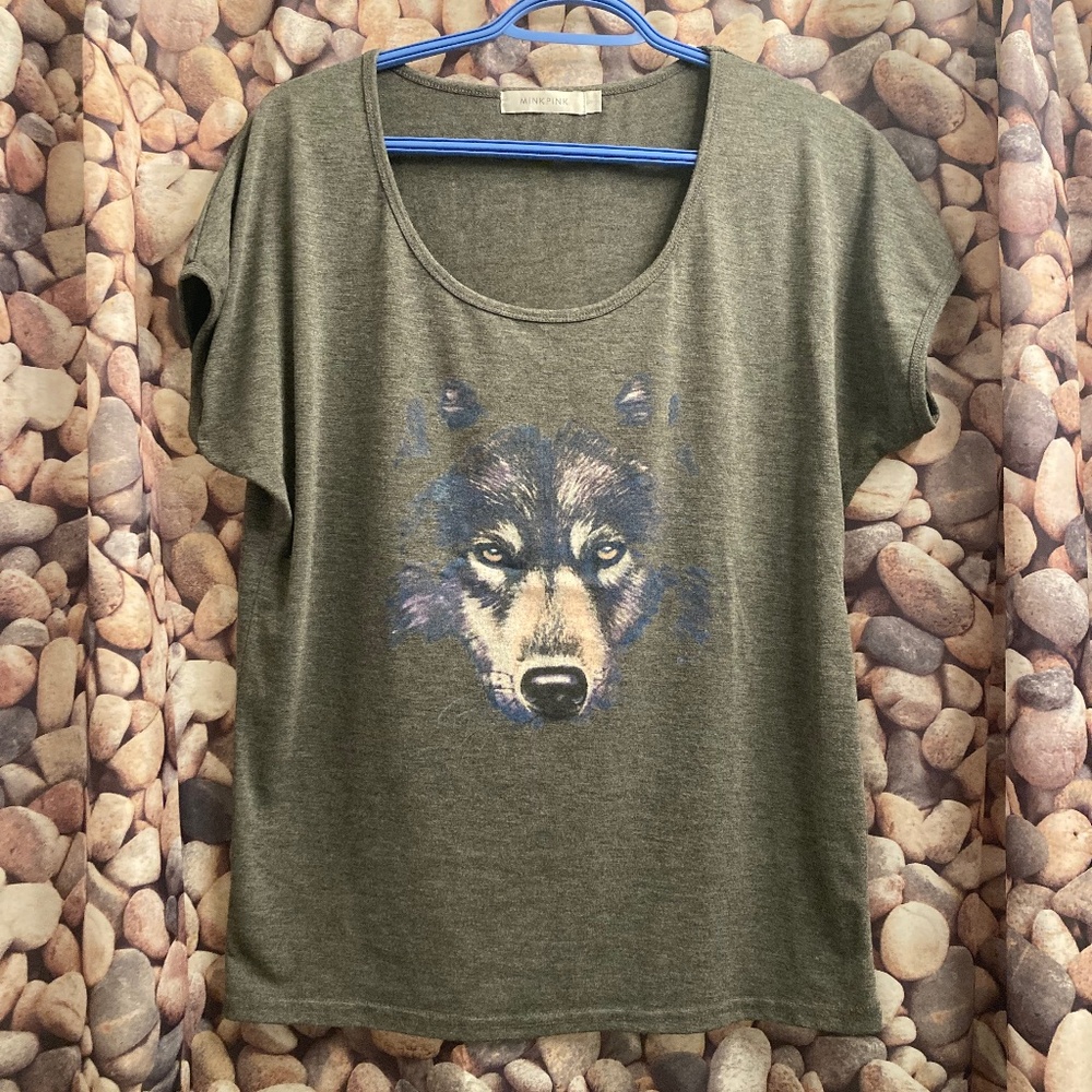 Mink Pink - grey Wolf print top - size Small